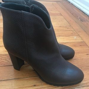Christofer Paris Ankle Boots